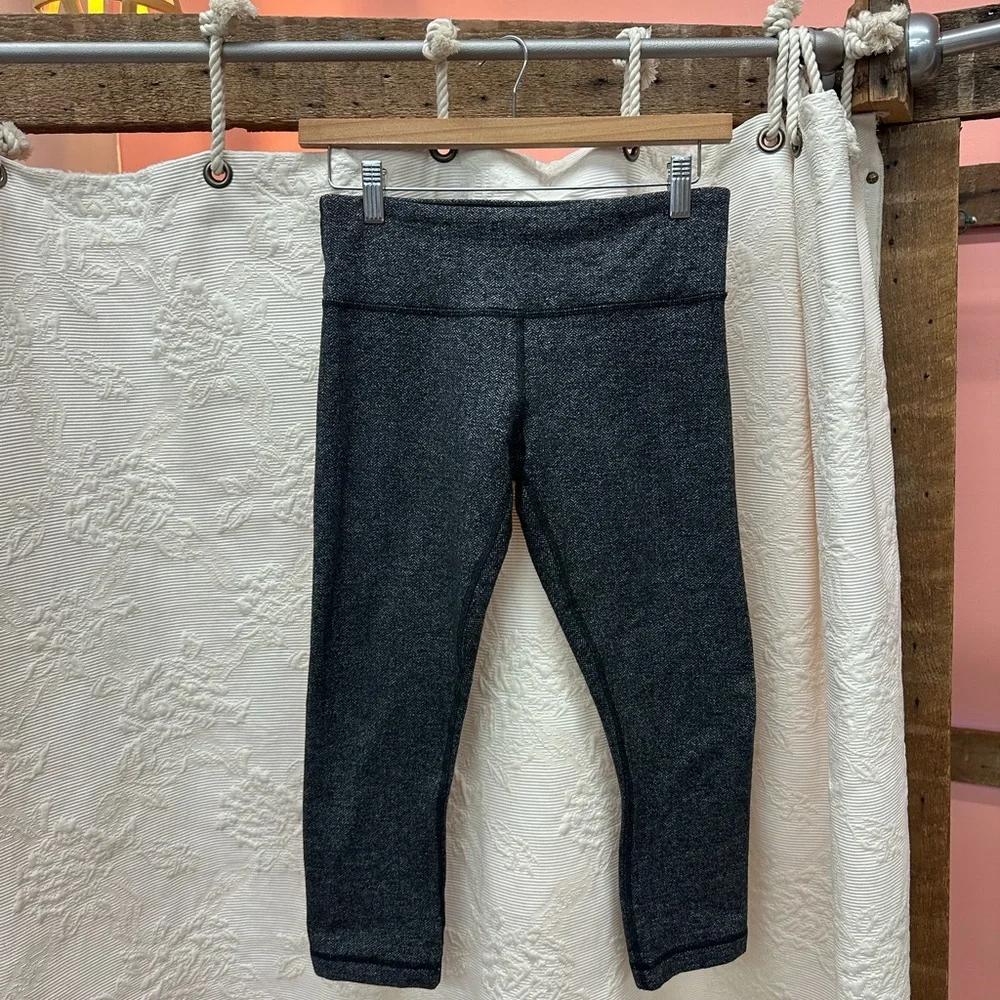 Lululemon Athletica Gray Crop Leggings